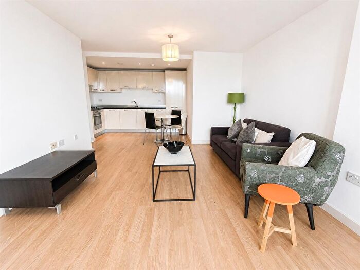 2 Bedroom Flat To Rent In Skyline St. Peters Street, Leeds, LS9