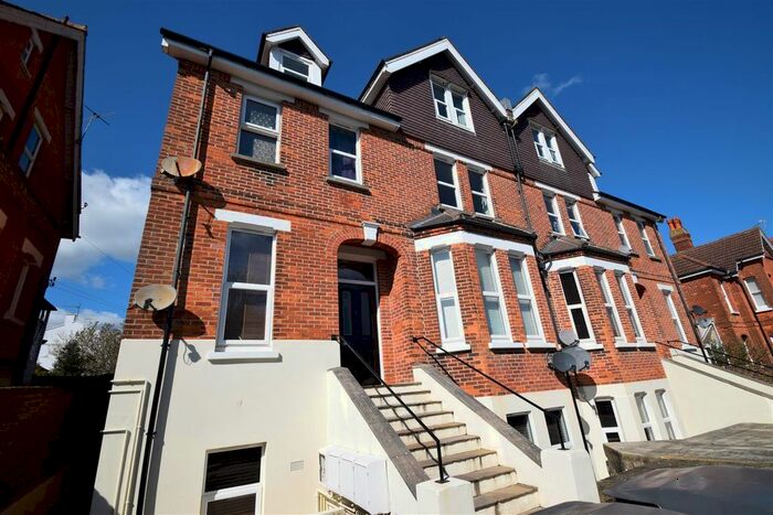 2 Bedroom Flat To Rent In Enys Rd, Eastbourne, East Sussex BN21