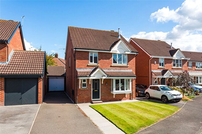 5 Bedroom Detached House For Sale In Littlethorpe Close, Strensall, York, North Yorkshire, YO32