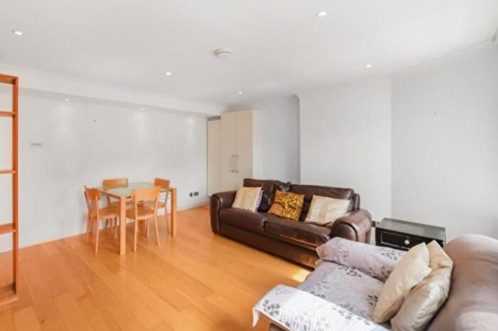 2 Bedroom Flat To Rent In Lisson Grove, Marylebone, London, NW1