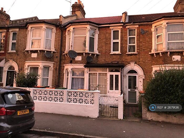 2 Bedroom Flat To Rent In Manor Park, London, E12
