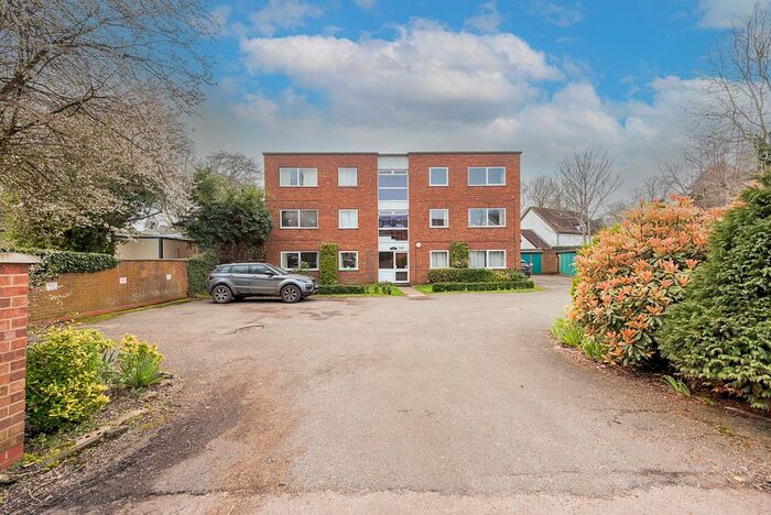 1 Bedroom Flat To Rent In Lower Luton Road, Harpenden, Herts, AL5