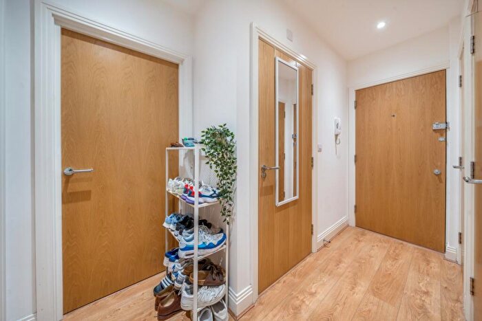 2 Bedroom Apartment To Rent In Heron Way Maidenhead, SL6