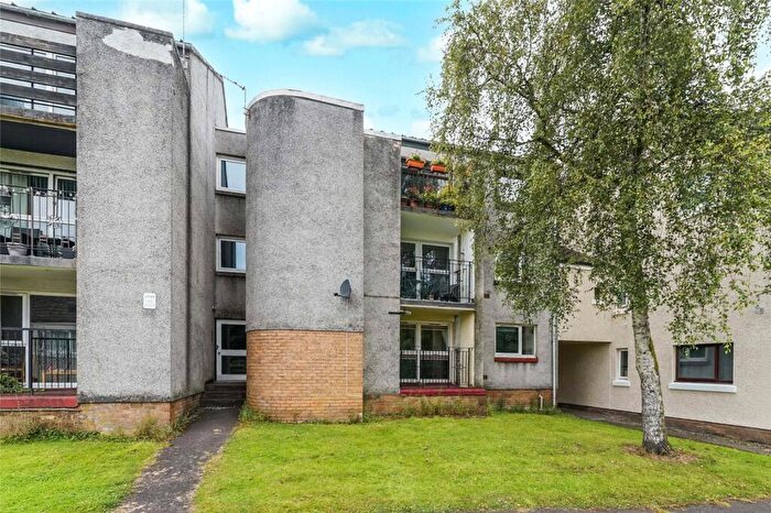 2 Bedroom Flat For Sale In Park Avenue, Milngavie, Glasgow, East Dunbartonshire, G62