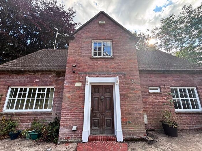 4 Bedroom Property To Rent In Old Dover Road, Canterbury, CT1