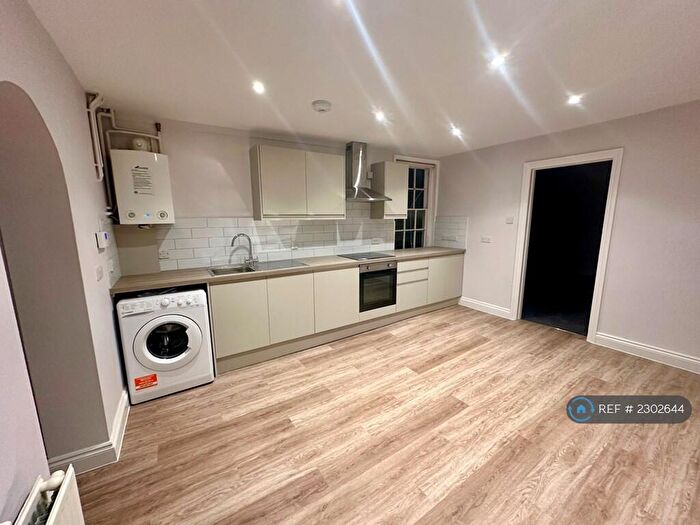 1 Bedroom Flat To Rent In High Street, Eton, Windsor, SL4