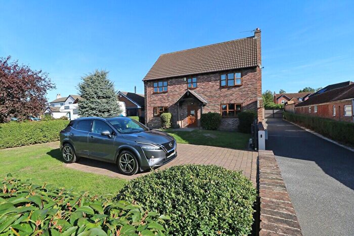 5 Bedroom Detached House For Sale In Akeferry Road, Westwoodside, DN9