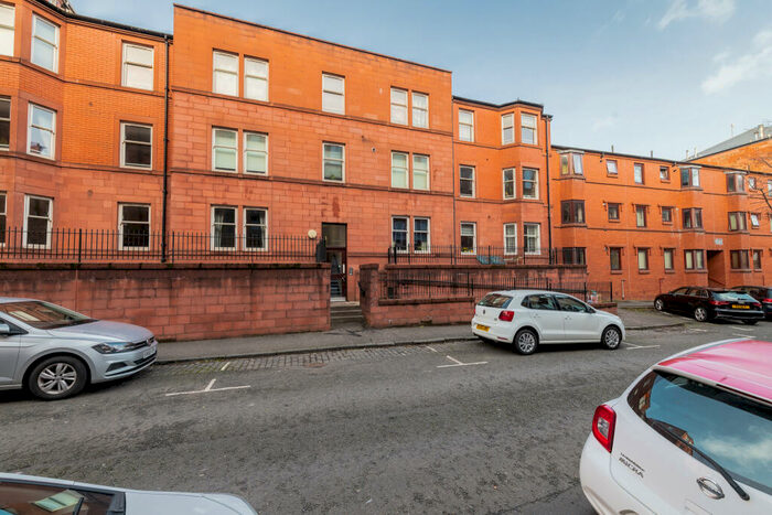 3 Bedroom Flat To Rent In Caird Drive Partick, G11