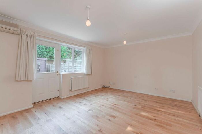 3 Bedroom Terraced House To Rent In Chaucer Way, Colliers Wood, London, SW19