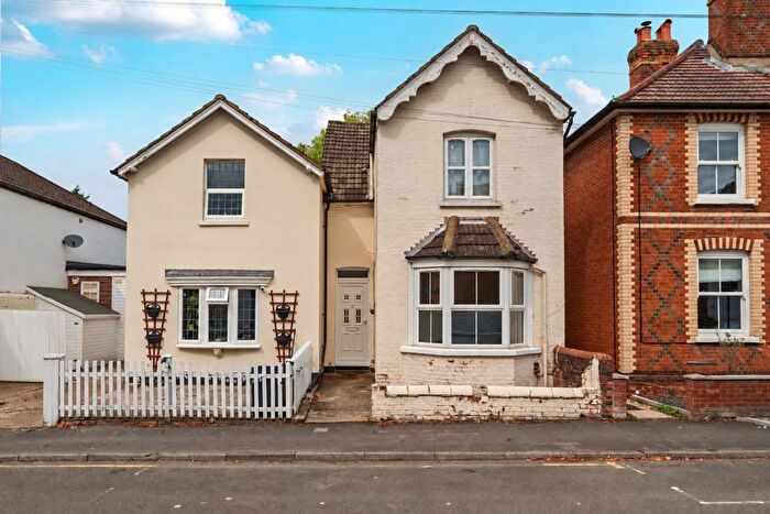 2 Bedroom Flat To Rent In Markenfield Road, Guildford, GU1