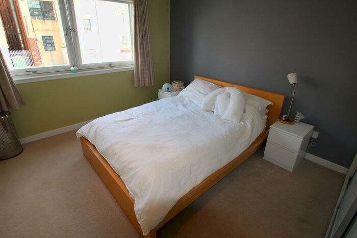 2 Bedroom Apartment To Rent In Great Dove Hill, Merchant City, G1