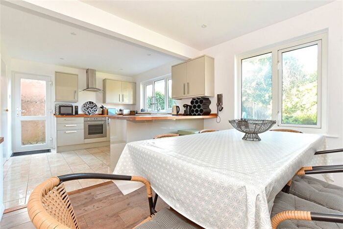 4 Bedroom Chalet For Sale In Victoria Road, Freshwater, Isle Of Wight, PO40