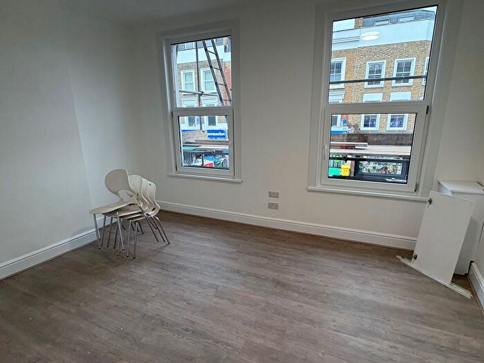 Studio To Rent In Queens Crescent, Kentish Town London, NW5