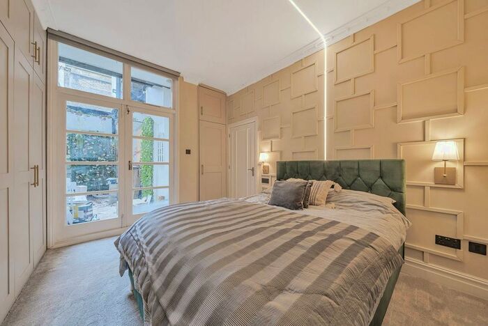 1 Bedroom Flat To Rent In Cornwall Gardens, South Kensington, London, SW7
