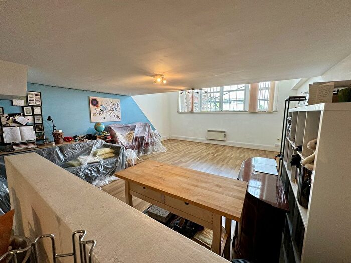 1 Bedroom Flat For Sale In Kilvey Terrace, St. Thomas, Swansea, City And County Of Swansea., SA1
