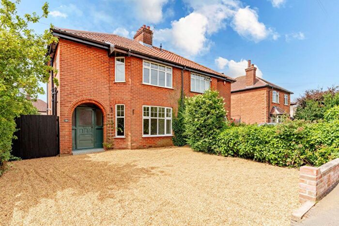 3 Bedroom Semi Detached House To Rent In Meadowbrook Close, Norwich, NR1