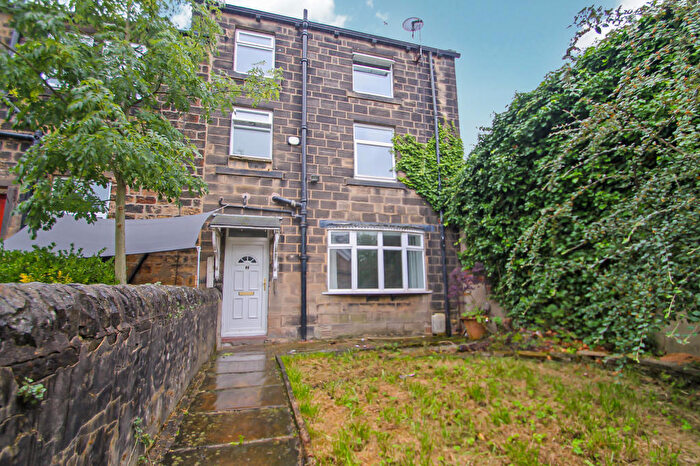 2 Bedroom House To Rent In Back Lane, Yeadon, Leeds, LS19