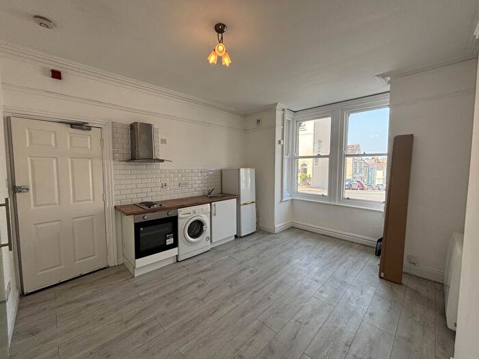 1 Bedroom Apartment To Rent In Greenhill, Weymouth, DT4
