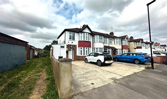 4 Bedroom End Terrace House For Sale In Myrtle Avenue, Bedfont, TW14
