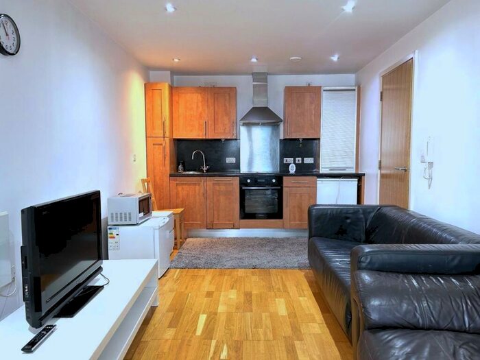 2 Bedroom Flat To Rent In The Gateway West, Marsh Lane, Leeds, LS9