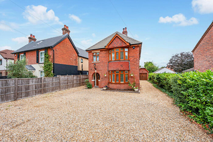 4 Bedroom Detached House For Sale In Brook Lane, Sarisbury Green, SO31