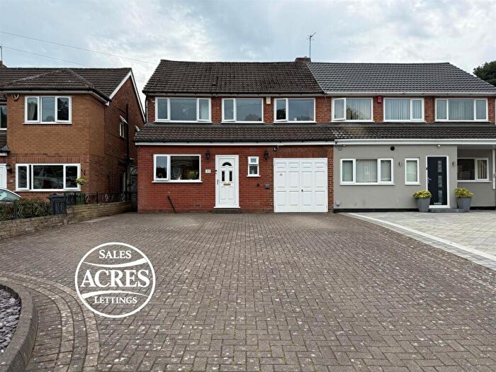 3 Bedroom Semi Detached House For Sale In Valley Road, Streetly, Sutton Coldfield, B74