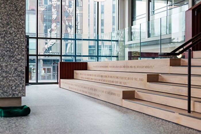 2 Bedroom Flat To Rent In New York, Quarry Hill, Leeds, LS2