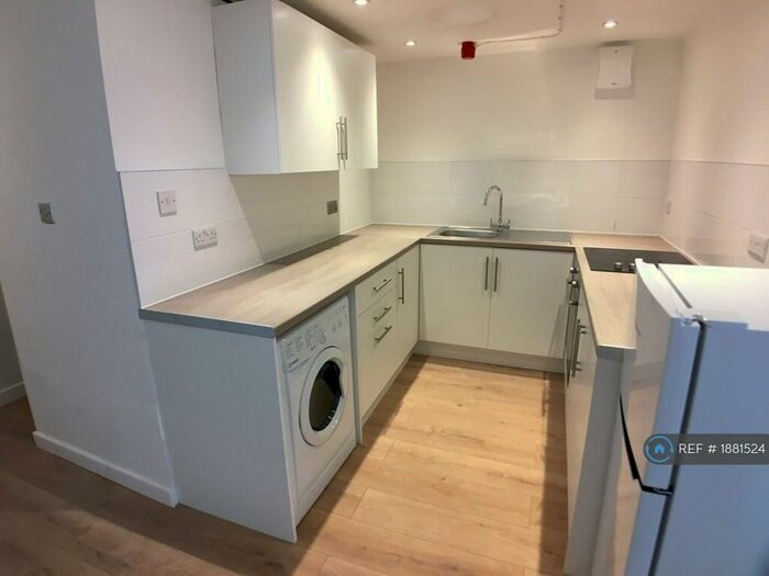 2 Bedroom Flat To Rent In Worcester Drive, Liverpool, L13