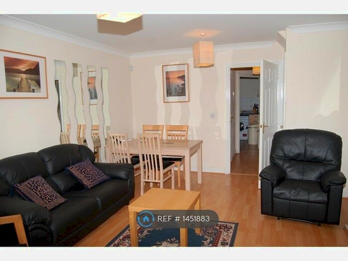 4 Bedroom Terraced House To Rent In Hodder Grove, West Bromwich, B71