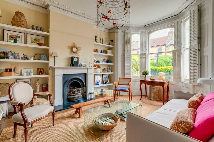 4 Bedroom Terraced House To Rent In Sarsfeld Road, SW12