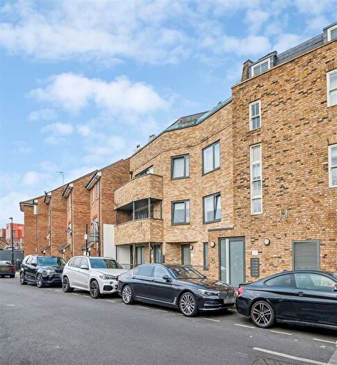 3 Bedroom Flat For Sale In Portman Place, Bethnal Green, E2