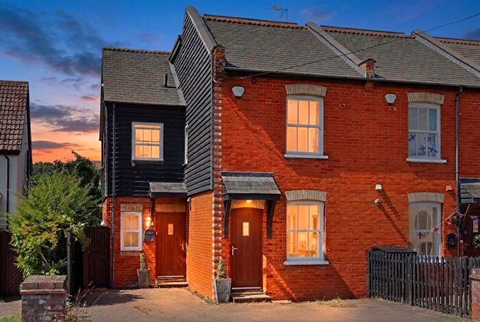5 Bedroom Semi-Detached House For Sale In Norsey Road, Billericay, CM11