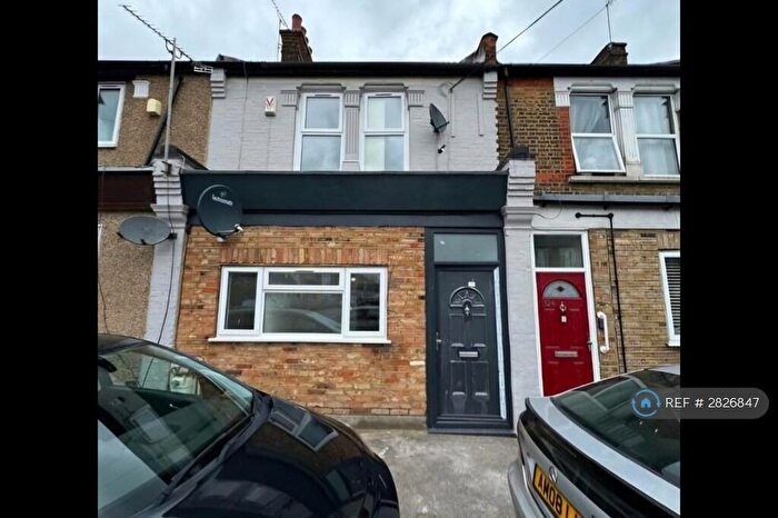 2 Bedroom Flat To Rent In Lincoln Road, Enfield, EN3