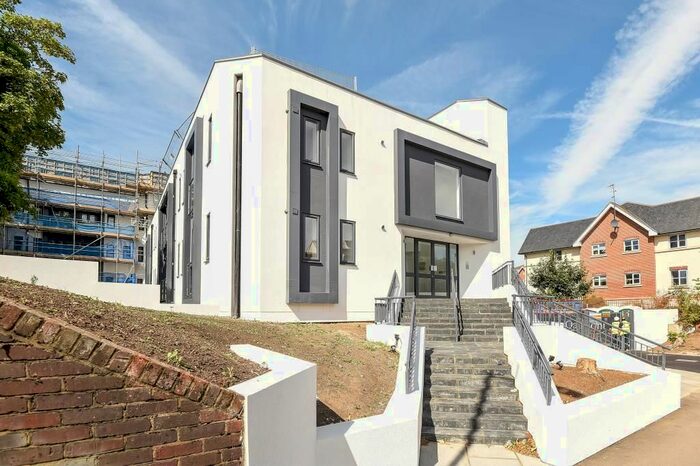 2 Bedroom Flat To Rent In Walton Street, Aylesbury HP21