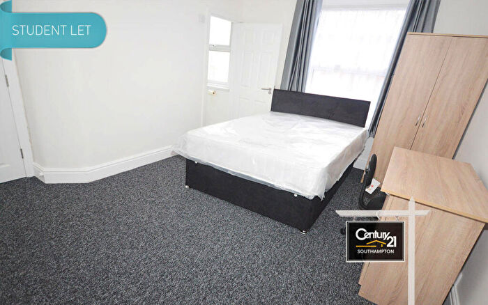 5 Bedroom End Of Terrace House To Rent In |Ref: |, Kenilworth Road, Southampton, SO15