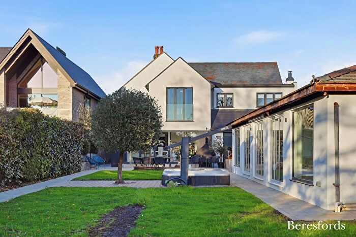 5 Bedroom Detached House For Sale In Great Wheatley Road, Rayleigh, SS6