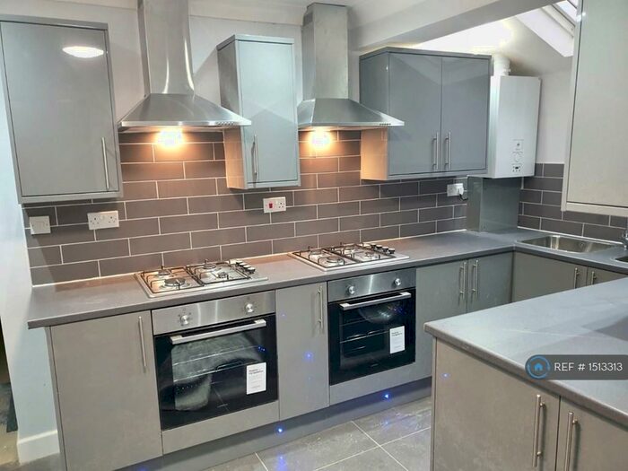 7 Bedroom Terraced House To Rent In Junction Road, Reading, RG1