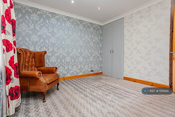 3 Bedroom Semi-Detached House To Rent In Holburne Road, London, SE3