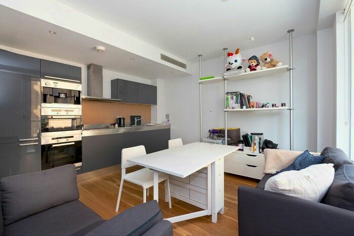 2 Bedroom Flat To Rent In Gatliff Road, Pimlico, SW1W