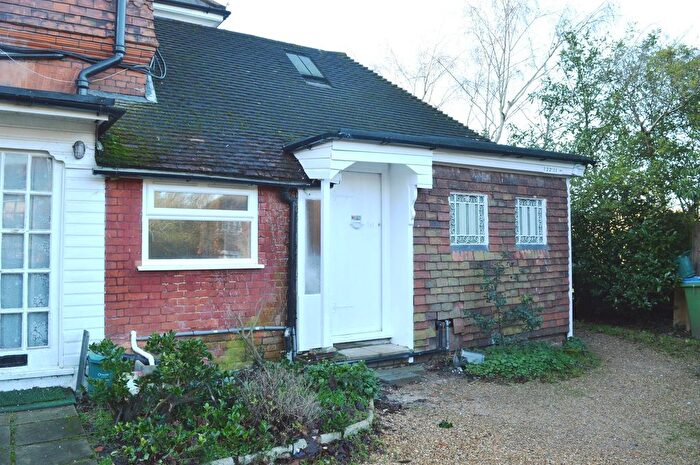 Studio To Rent In Portmore Park Road, Weybridge, KT13