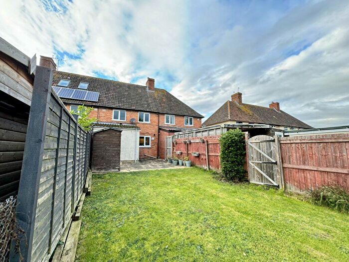 3 Bedroom Terraced House For Sale In Montacute Road, Tintinhull, Yeovil, Somerset, BA22