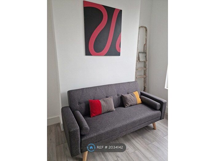 2 Bedroom Flat To Rent In The Grove, London, E15
