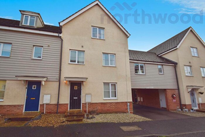 4 Bedroom Town House To Rent In Magnolia Way, Queens Hill, Costessey, Norwich, NR8