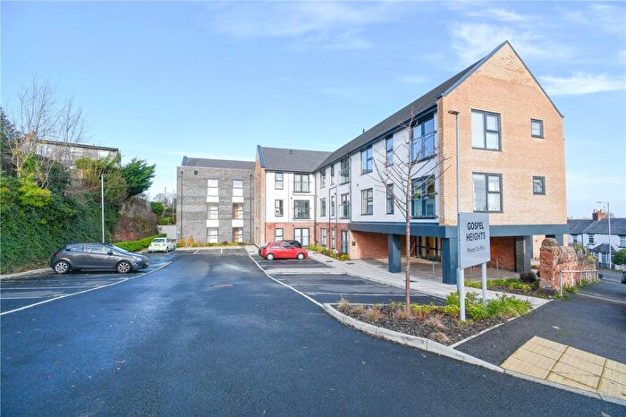 2 Bedroom Flat For Sale In Radnor Avenue, Heswall, Wirral, CH60