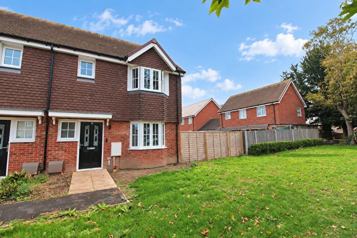 3 Bedroom Semi Detached House For Sale In Gap Road, Margate, CT9