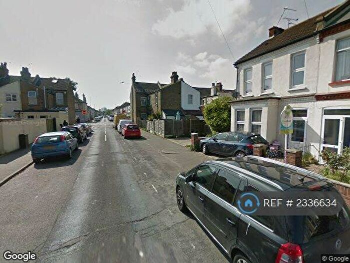 3 Bedroom Terraced House To Rent In South Avenue, Southend-On-Sea, SS2