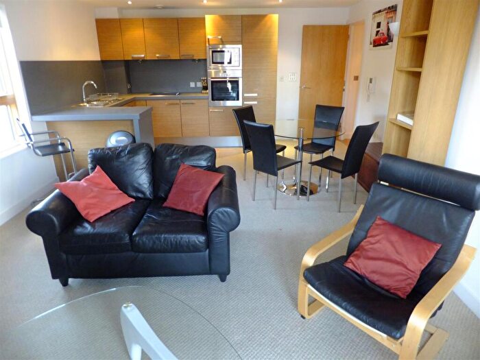 2 Bedroom Apartment To Rent In Britton House, Lord Street, Green Quarter, M4
