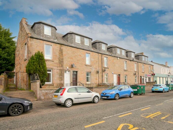 1 Bedroom Flat To Rent In Clepington Road, Coldside, Dundee, DD3