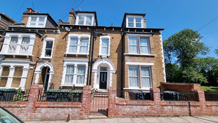 2 Bedroom Flat To Rent In Temple Road, London, N8