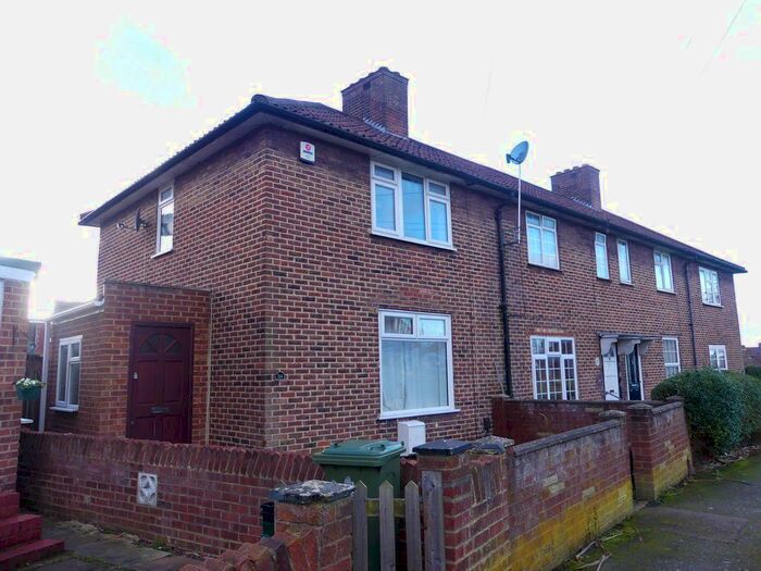 3 Bedroom End Of Terrace House To Rent In Prestbury Square, London, SE9